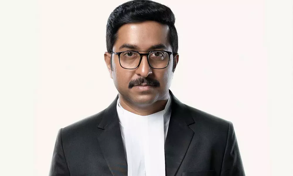 മുകുന്ദന്‍ ഉണ്ണി അസോസിയേറ്റ്സ് സിനിമയുടെ സംവിധായകനും നടനും തമ്മിൽ ക്ലാഷ്!