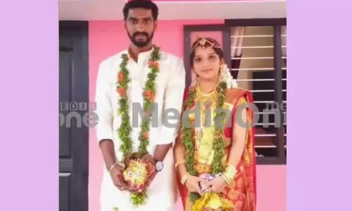 ഫോൺനമ്പറുകൾ ബ്ലോക്ക് ചെയ്തു, വീട്ടുകാരെ കാണുന്നത് വിലക്കി; അനഘയുടെ മരണം ഭർതൃവീട്ടിലെ പീഡനം മൂലമെന്ന്‌ കുടുംബം