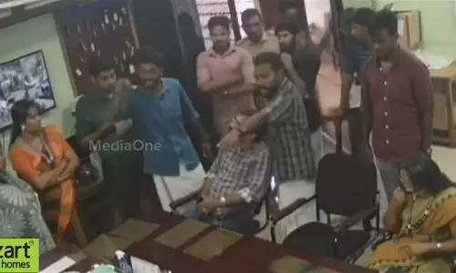 താൻ പുറത്തിറങ്ങ്, മുട്ടുകാല് തല്ലിയൊടിക്കും; പ്രിൻസിപ്പലിനെതിരെ എസ്.എഫ്.ഐ നേതാക്കളുടെ ഭീഷണി