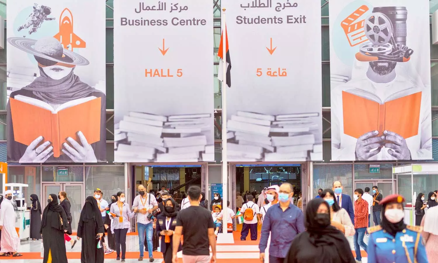 അക്ഷര മഹാമേളക്ക് നാളെ തുടക്കം; ഷാർജ പുസ്തകോത്സവത്തിന് ആയിരങ്ങളെത്തും അക്ഷര മഹാമേളക്ക് നാളെ തുടക്കം; ഷാർജ പുസ്തകോത്സവത്തിന് ആയിരങ്ങളെത്തും