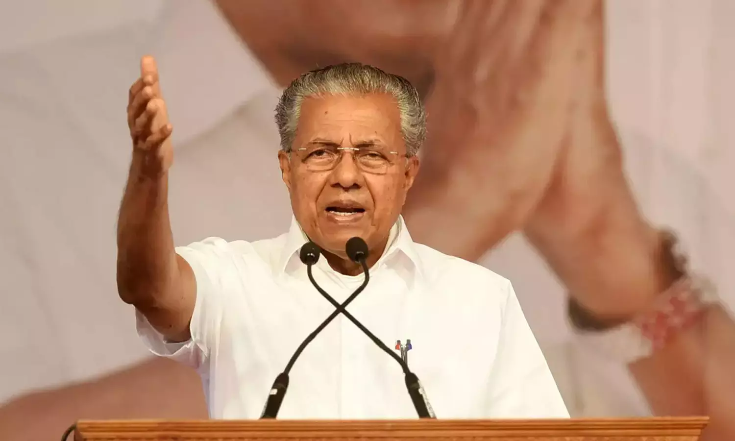 ഗവർണർ സമാന്തര സർക്കാരാകാൻ ശ്രമിക്കുകയാണ്; രൂക്ഷവിമർശനവുമായി മുഖ്യമന്ത്രി ഗവർണർ സമാന്തര സർക്കാരാകാൻ ശ്രമിക്കുകയാണ്; രൂക്ഷവിമർശനവുമായി മുഖ്യമന്ത്രി