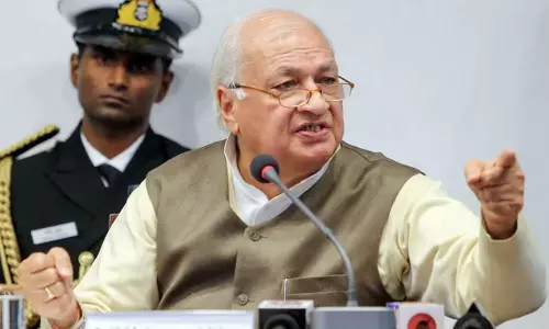 കലിയടങ്ങാതെ ഗവര്‍ണര്‍; വി.സിമാരുടെ ശമ്പളം തിരിച്ചുപിടിക്കും