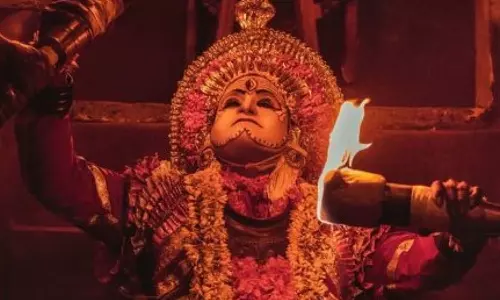 കാന്താരയിൽ ഇനി വരാഹരൂപമില്ല; തിയേറ്ററിലും ഒടിടിയിലും യൂട്യൂബിലും വരാഹരൂപം പ്രദർശിപ്പിക്കുന്നത് കോടതി തടഞ്ഞു