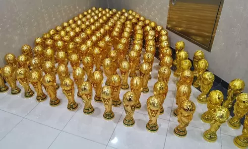 ഫുട്‌ബോൾ ലോകകപ്പിന്റെ വ്യാജ പതിപ്പുകൾ പിടിച്ചെടുത്തു