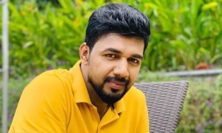 മലപ്പുറം ജില്ലയും സലീം എന്ന പേരും, എയർപോർട്ടിലുള്ള ചിലർക്ക് പിടിക്കുന്നില്ല ;  ഗായകന്‍ സലീം കോടത്തൂര്‍