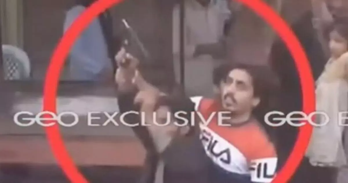 ഇംറാൻ ഖാനെതിരെ വെടിവെച്ചയാൾ അറസ്റ്റിൽ ഇംറാൻ ഖാനെതിരെ വെടിവെച്ചയാൾ അറസ്റ്റിൽ