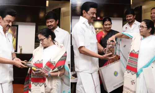 സ്റ്റാലിന്‍ എന്‍റെ സഹോദരനെപ്പോലെ: മമത ബാനര്‍ജി ചെന്നൈയില്‍