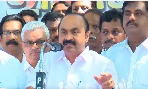 ഗവർണർ-സർക്കാർ പോര് നാടകം, പ്രതിപക്ഷത്തിന്റെ നിലപാട് ശരിയെന്ന് തെളിഞ്ഞു; വി.ഡി സതീശൻ ഗവർണർ-സർക്കാർ പോര് നാടകം, പ്രതിപക്ഷത്തിന്റെ നിലപാട് ശരിയെന്ന് തെളിഞ്ഞു; വി.ഡി സതീശൻ