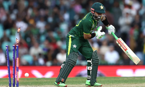 മുൻനിരയെ തകർത്ത് ദക്ഷിണാഫ്രിക്ക; പാകിസ്താന് മോശം തുടക്കം