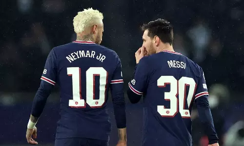 ലിയോക്ക് താരതമ്യമില്ല; മെസ്സിയെ വാനോളം പുകഴ്ത്തി നെയ്മർ