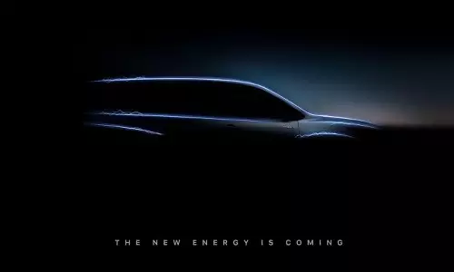 കാത്തിരിപ്പ് അവസാനിച്ചു; ഇന്നോവ ഹൈക്രോസ് ഇന്ത്യയിലേക്ക് കാത്തിരിപ്പ് അവസാനിച്ചു; ഇന്നോവ ഹൈക്രോസ് ഇന്ത്യയിലേക്ക്