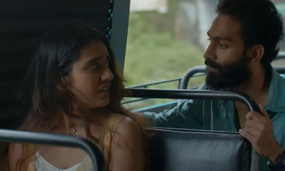 ഇനി കോളജ് ഓര്‍മകള്‍ ഇരമ്പും; ക്യാമ്പസ് പ്രണയ നായകരായി പ്രിയ വാര്യരും സര്‍ജാനോ ഖാലിദും, 4 ഇയേഴ്സ് ട്രെയിലര്‍