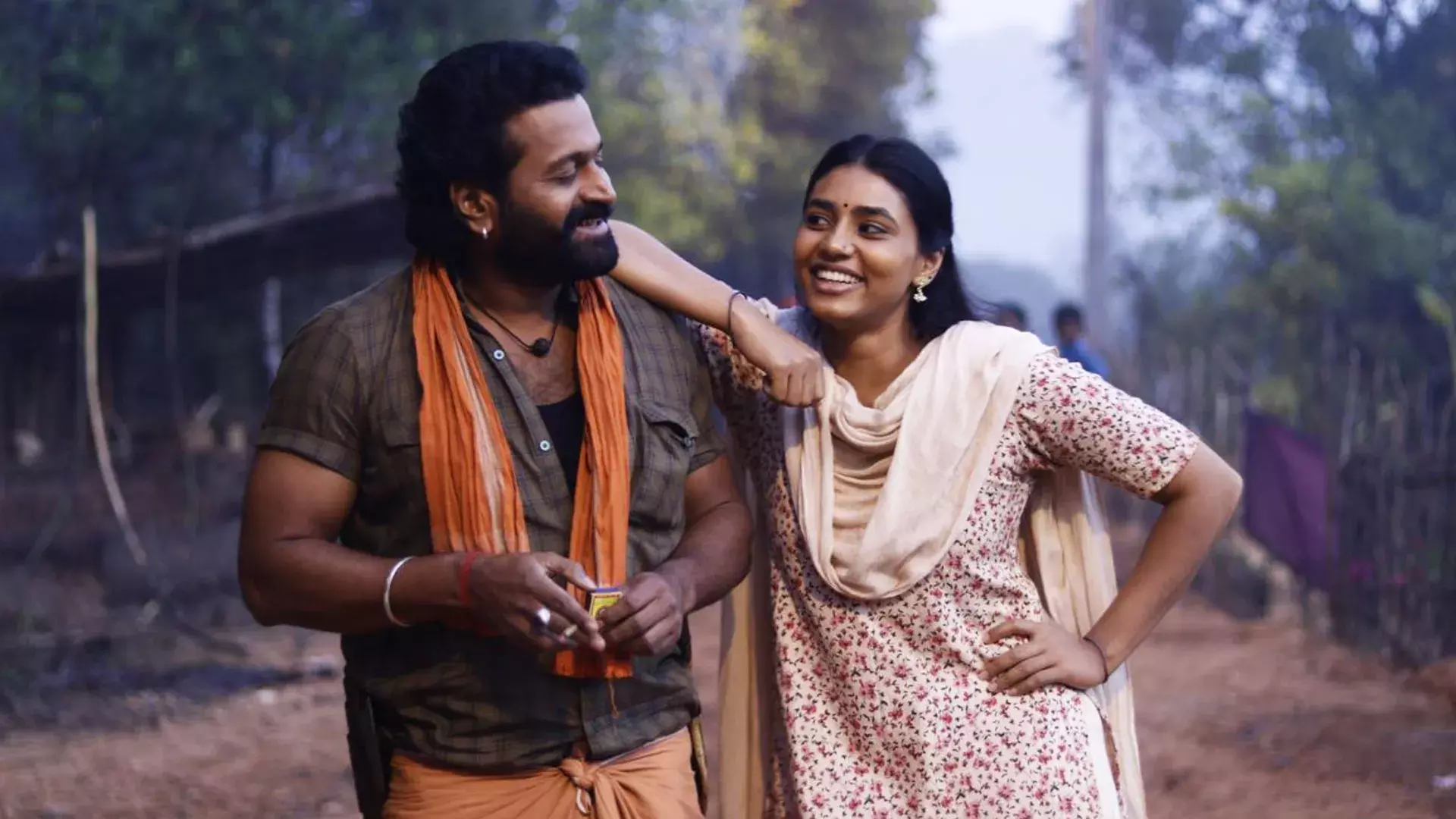 ഋഷഭ് ഷെട്ടി 4 കോടി, സപ്തമി ഗൗഡ 1.25 കോടി; കാന്താരക്കായി താരങ്ങള്‍ വാങ്ങിയ പ്രതിഫലം ഇങ്ങനെ...