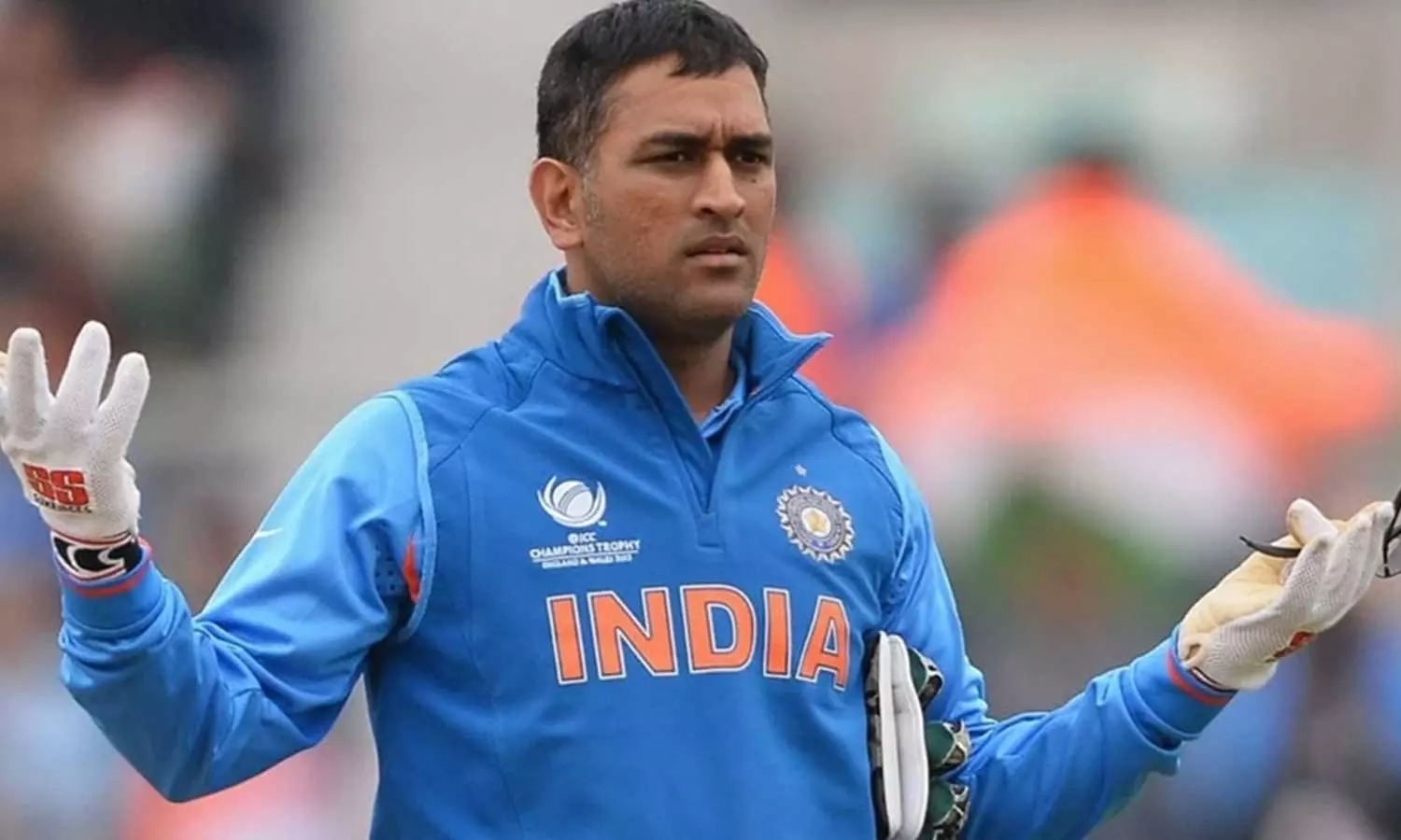 ഐ.പി.എസ് ഉദ്യോഗസ്ഥനെതിരെ കോടതിയലക്ഷ്യ നടപടിയുമായി ധോണി