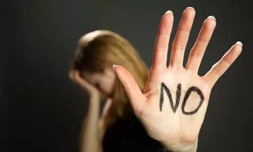 ട്രയിനില് വിദ്യാർഥികൾക്ക് നേരെ അശ്ലീല പ്രകടനം ട്രയിനില് വിദ്യാർഥികൾക്ക് നേരെ അശ്ലീല പ്രകടനം