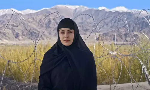 32,000 യുവതികളെ മതപരിവർത്തനം നടത്തിയെന്ന ആരോപണവുമായി കേരള സ്റ്റോറി ടീസർ; വലിയ കളവെന്ന് രാഹുൽ ഈശ്വർ 32,000 യുവതികളെ മതപരിവർത്തനം നടത്തിയെന്ന ആരോപണവുമായി കേരള സ്റ്റോറി ടീസർ; വലിയ കളവെന്ന് രാഹുൽ ഈശ്വർ