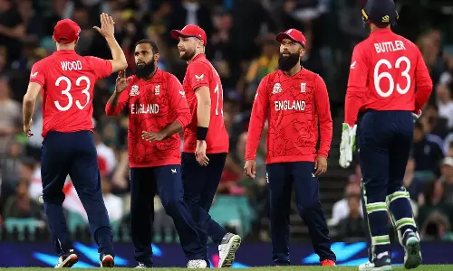 സെമിയിലേക്ക് ഇംഗ്ലണ്ടിന് 142 റൺസ് ദൂരം; ആസ്‌ത്രേലിയ പുറത്തേക്കോ ?