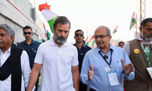 ഭാരത് ജോഡോ യാത്രയുടെ ഭാഗമായി അഭിഭാഷകൻ പ്രശാന്ത് ഭൂഷൺ