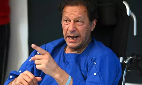 എവിടെ വച്ച് വെടിയേറ്റോ അവിടെ നിന്നുതന്നെ അടുത്ത ദിവസം റാലി പുനരാരംഭിക്കും; ഇമ്രാൻ ഖാൻ