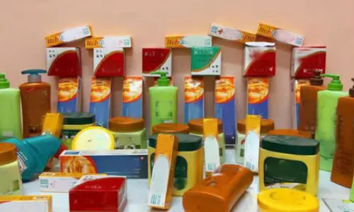 കാലാവധി കഴിഞ്ഞ സാധനങ്ങൾ വിറ്റ   വ്യാപാര സ്ഥാപനത്തിൽ പരിശോധന നടത്തി