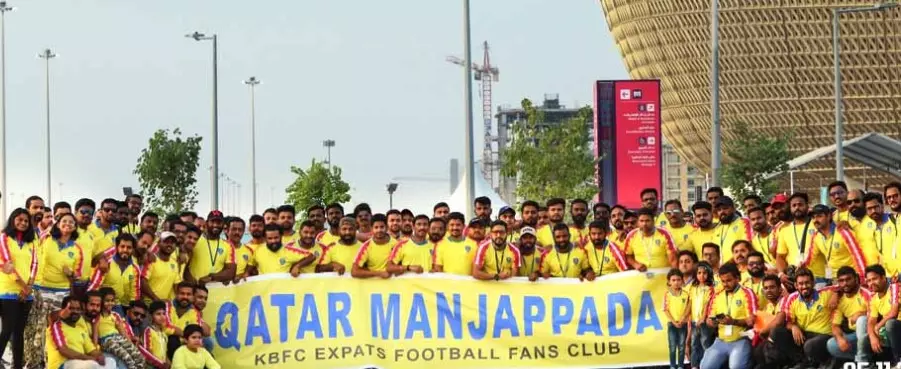 ലോകകപ്പ് അരങ്ങേറ്റത്തിനൊരുങ്ങുന്ന ഖത്തർ ദേശീയ ടീമിന് പിന്തുണയുമായി മഞ്ഞപ്പട ലോകകപ്പ് അരങ്ങേറ്റത്തിനൊരുങ്ങുന്ന ഖത്തർ ദേശീയ ടീമിന് പിന്തുണയുമായി മഞ്ഞപ്പട