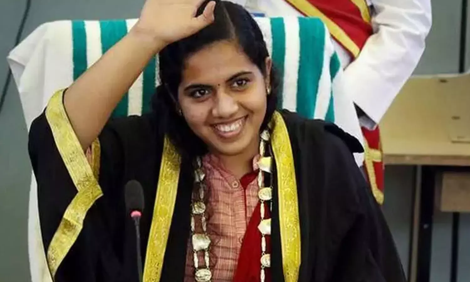 മാധ്യമങ്ങളിലൂടെയാണ് കത്തിനെക്കുറിച്ച് അറിയുന്നത്; അഴിമതി തെളിയിക്കാൻ വെല്ലുവിളിച്ച് മേയർ