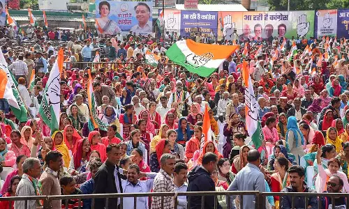 ഹിമാചൽ പ്രദേശിൽ പോരാട്ടം കനക്കുന്നു; പ്രിയങ്കാ ഗാന്ധിയും ജെ.പി നദ്ദയും ഇന്ന് പ്രചാരണത്തിനെത്തും ഹിമാചൽ പ്രദേശിൽ പോരാട്ടം കനക്കുന്നു; പ്രിയങ്കാ ഗാന്ധിയും ജെ.പി നദ്ദയും ഇന്ന് പ്രചാരണത്തിനെത്തും