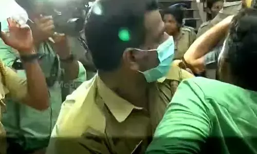 തിരുവനന്തപുരം നഗരസഭയിൽ വീണ്ടും പ്രതിഷേധം; മേയറുടെ ഓഫീസിലേക്ക് കെഎസ്‌യു പ്രവർത്തകർ തള്ളിക്കയറാൻ ശ്രമിച്ചു