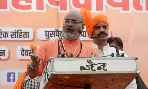 പൃഥ്വിരാജ് ചൗഹാൻ ഹിന്ദുക്കളെ കൊന്നു, സ്ത്രീകളെ തട്ടിക്കൊണ്ടുപോയി; വിവാദ പരാമർശങ്ങളുമായി വീണ്ടും യതി നരസിംഹാനന്ദ് പൃഥ്വിരാജ് ചൗഹാൻ ഹിന്ദുക്കളെ കൊന്നു, സ്ത്രീകളെ തട്ടിക്കൊണ്ടുപോയി; വിവാദ പരാമർശങ്ങളുമായി വീണ്ടും യതി നരസിംഹാനന്ദ്