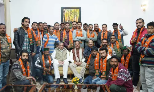 ഹിമാചലിൽ കോൺഗ്രസിന് തിരിച്ചടി; മുൻ ജനറൽ സെക്രട്ടറി ഉൾപ്പെടെ 26 നേതാക്കൾ ബി.ജെ.പിയിൽ