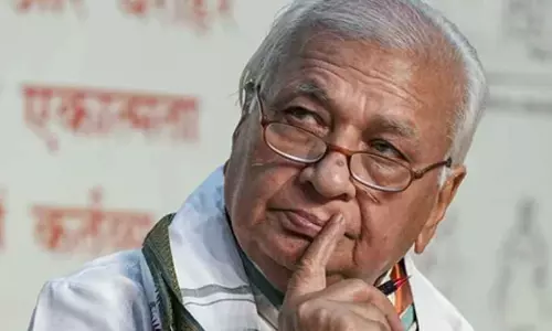 മാപ്പ് പറഞ്ഞില്ലെങ്കില്‍ മീഡിയവണിനെയും കൈരളിയെയും എന്‍റെ അടുത്തുവരാന്‍ അനുവദിക്കില്ല: ഗവര്‍ണര്‍