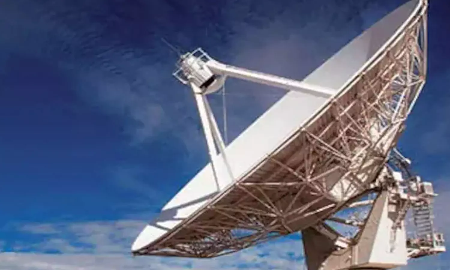 30 മിനിറ്റ് ദേശീയ താല്പര്യമുള്ള പരിപാടികൾക്ക് മാറ്റി വെക്കണം; ചാനലുകൾക്ക് നിർദേശവുമായി കേന്ദ്രസർക്കാർ