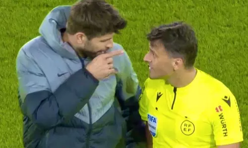 നാടകീയം; അവസാന മത്സരത്തില്‍ കളിക്കാനിറങ്ങും മുമ്പേ പിക്വെക്ക് റെഡ് കാര്‍ഡ്