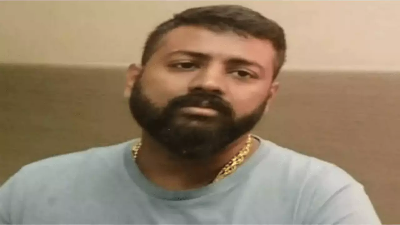 ഞാനും എന്റെ ഭാര്യയും കൊല്ലപ്പെട്ടേക്കാം, മറ്റൊരു ജയിലിലേക്ക് മാറ്റണം; ഡല്ഹി ലഫ്.ഗവര്ണര്ക്ക് കത്തയച്ച് സുകേഷ് ചന്ദ്രശേഖര് ഞാനും എന്റെ ഭാര്യയും കൊല്ലപ്പെട്ടേക്കാം, മറ്റൊരു ജയിലിലേക്ക് മാറ്റണം; ഡല്ഹി ലഫ്.ഗവര്ണര്ക്ക് കത്തയച്ച് സുകേഷ് ചന്ദ്രശേഖര്