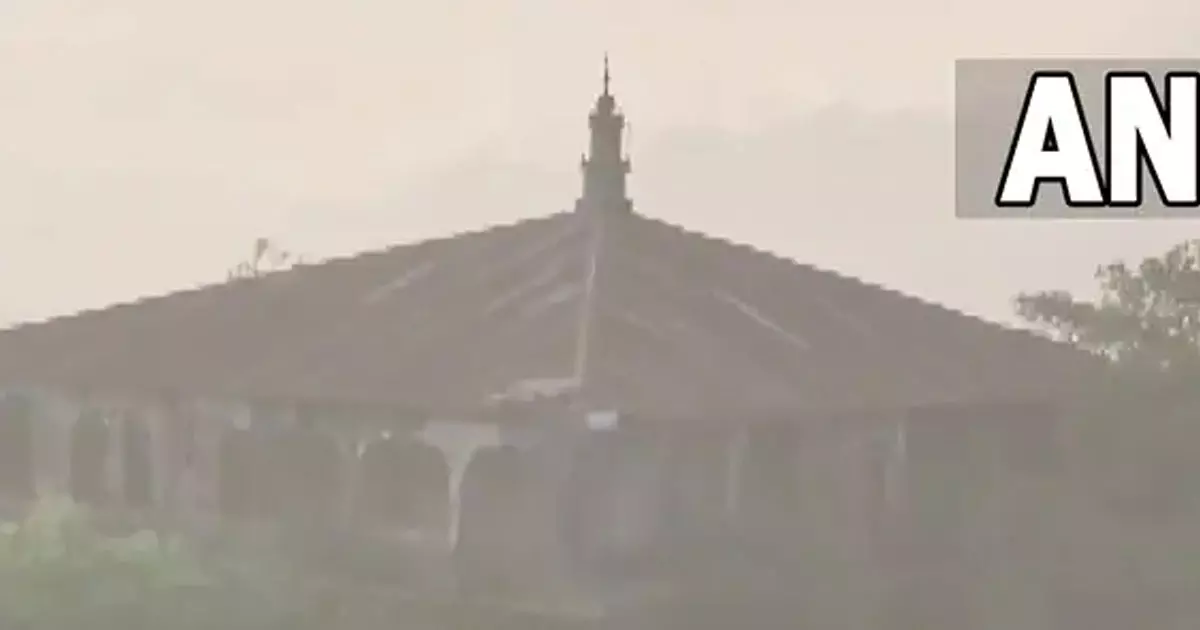 അഫ്‌സൽ ഖാൻ ദർഗ തകർക്കപ്പെടുമെന്ന്‌ വാർത്ത; സംരക്ഷിക്കണമെന്ന ഹരജി സുപ്രിംകോടതി നാളെ പരിഗണിക്കും