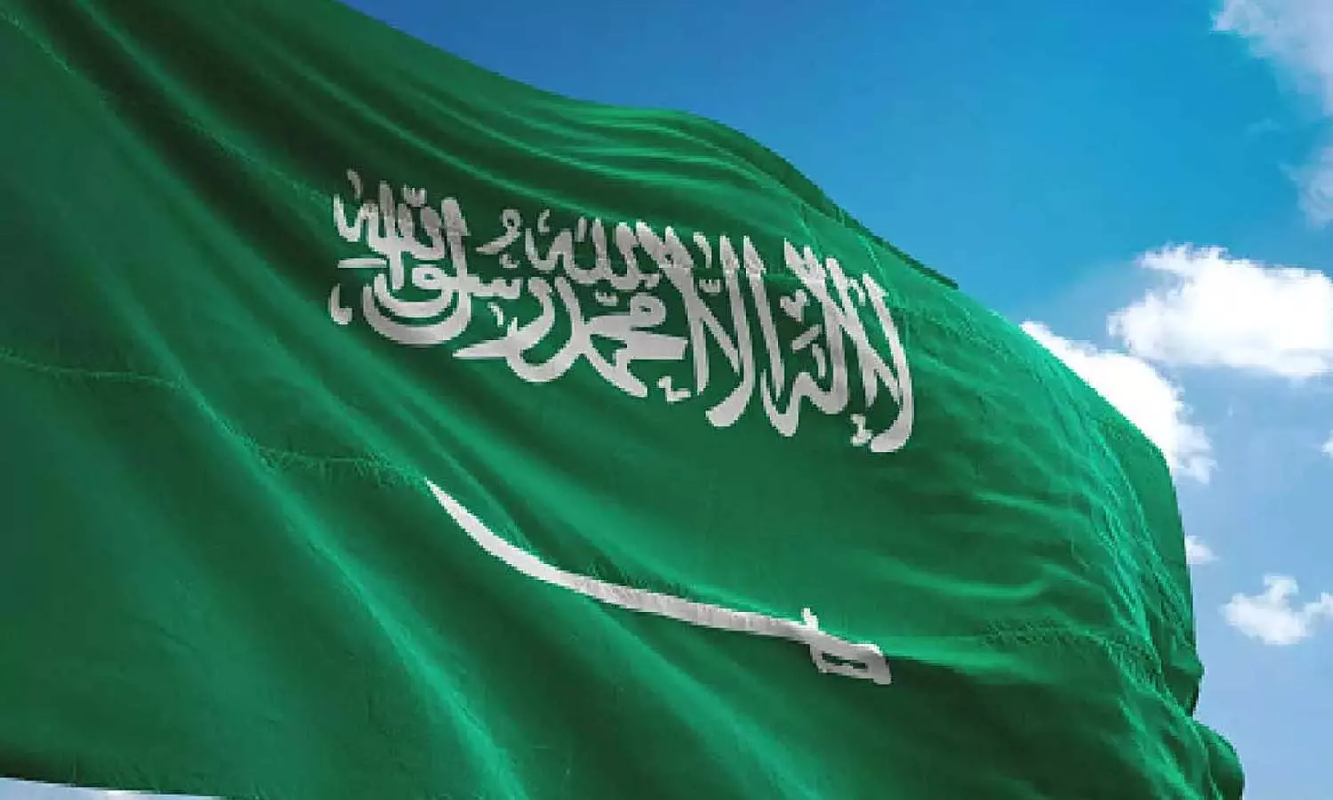 തൊഴിൽ കരാറില്ലാതെ ജോലിയെടുപ്പിക്കരുത്; കടുത്ത നടപടിയുമായി സൗദി തൊഴിൽ കരാറില്ലാതെ ജോലിയെടുപ്പിക്കരുത്; കടുത്ത നടപടിയുമായി സൗദി