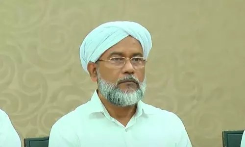 അബ്ദുൽ ഹക്കീം ഫൈസിക്കെതിരെ കൂടുതൽ നടപടിക്ക് നീക്കം; സി.ഐ.സിയിൽ നിന്ന് പുറത്താക്കാൻ സമസ്ത ആവശ്യപ്പെടും അബ്ദുൽ ഹക്കീം ഫൈസിക്കെതിരെ കൂടുതൽ നടപടിക്ക് നീക്കം; സി.ഐ.സിയിൽ നിന്ന് പുറത്താക്കാൻ സമസ്ത ആവശ്യപ്പെടും