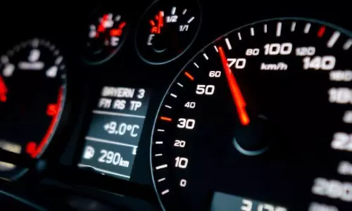 അബൂദബി-അൽഐൻ ഹൈവേ വേഗപരിധി കുറക്കുന്നു;   തിങ്കളാഴ്ച മുതൽ മണിക്കൂറിൽ 140 കി.മീ