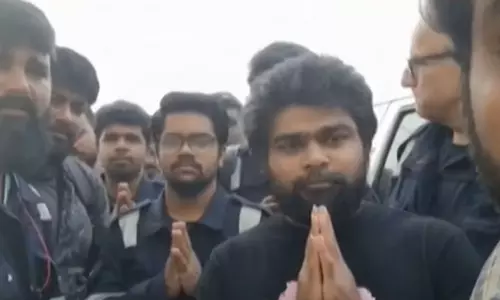 സ്ഥിതി അതീവ ഗുരുതരമെന്ന് തടവിലാക്കപ്പെട്ട നാവികർ; തിരിച്ചെത്തിക്കാനുള്ള ശ്രമം തുടരുകയാണെന്ന് വി. മുരളീധരൻ