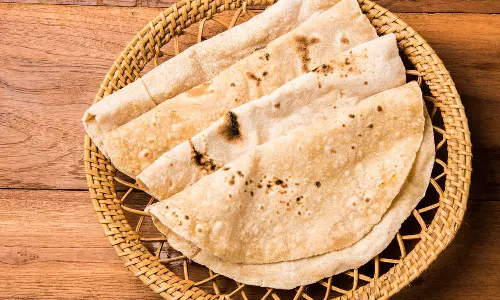 ചപ്പാത്തിയോട് ബൈ പറയാൻ നേരമായോ.. ലക്ഷണങ്ങൾ നോക്കൂ ചപ്പാത്തിയോട് ബൈ പറയാൻ നേരമായോ.. ലക്ഷണങ്ങൾ നോക്കൂ