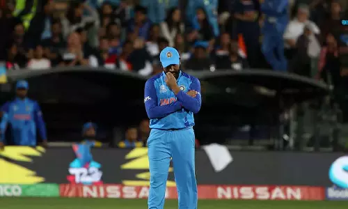 രാഹുൽ പിച്ച് പഠിച്ചു, ഭുവിക്ക് 19ാം ഓവർ കിട്ടിയില്ല: വിട്ടുകൊടുക്കാതെ ട്രോളന്മാരും