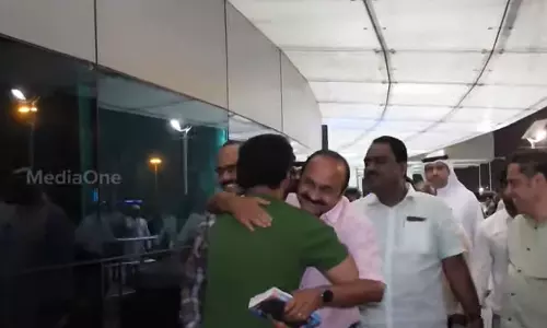 പ്രതിപക്ഷ നേതാവ് വി.ഡി സതീശൻ ഷാർജയിൽ പ്രതിപക്ഷ നേതാവ് വി.ഡി സതീശൻ ഷാർജയിൽ