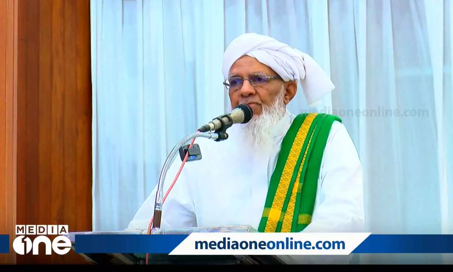 ഹക്കീം ഫൈസിയെ പുറത്താക്കിയത് അനിവാര്യ സാഹചര്യത്തിലെന്ന് സമസ്ത