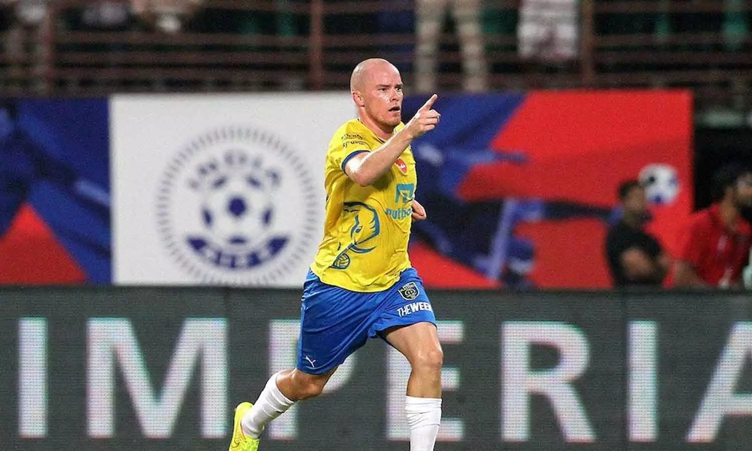 ബ്ലാസ്റ്റേഴ്സിന്റെ ഹ്യൂമേട്ടൻ ബൂട്ടഴിച്ചു; ഫുട്ബോള് മതിയാക്കുന്നതായി കുറിപ്പ് ബ്ലാസ്റ്റേഴ്സിന്റെ ഹ്യൂമേട്ടൻ ബൂട്ടഴിച്ചു; ഫുട്ബോള് മതിയാക്കുന്നതായി കുറിപ്പ്