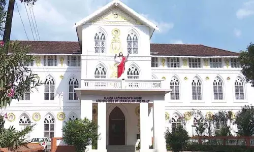 ജനാഭിമുഖ കുർബാനയിൽ പ്രതിഷേധം കടുക്കും; അനിശ്ചിതകാല സമരം ആരംഭിക്കാൻ വിമത വിഭാഗം ജനാഭിമുഖ കുർബാനയിൽ പ്രതിഷേധം കടുക്കും; അനിശ്ചിതകാല സമരം ആരംഭിക്കാൻ വിമത വിഭാഗം