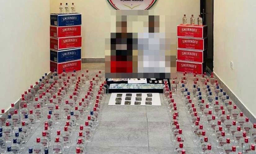 കുവൈത്തില്‍ ഇറക്കുമതി ചെയ്ത മദ്യവും മയക്കുമരുന്നുമായി പ്രവാസികൾ പിടിയിൽ