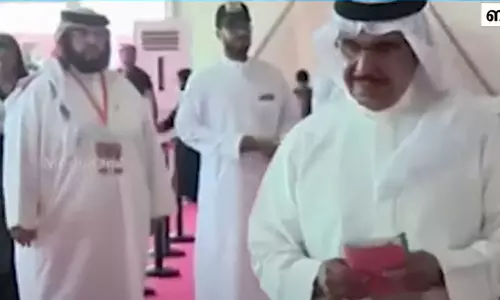 ബഹ്റൈനിൽ പാർലമെന്റ്, മുനിസിപ്പൽ തെരഞ്ഞെടുപ്പ് പൂർത്തിയായി