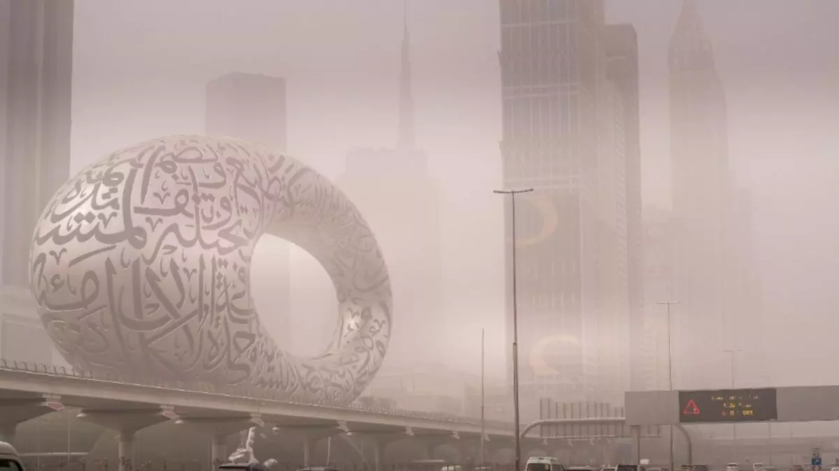 മൂടൽമഞ്ഞ്; യു.എ.ഇയിൽ മിക്ക ഇടങ്ങളിലും റെഡ് അലർട്ട് മൂടൽമഞ്ഞ്; യു.എ.ഇയിൽ മിക്ക ഇടങ്ങളിലും റെഡ് അലർട്ട്