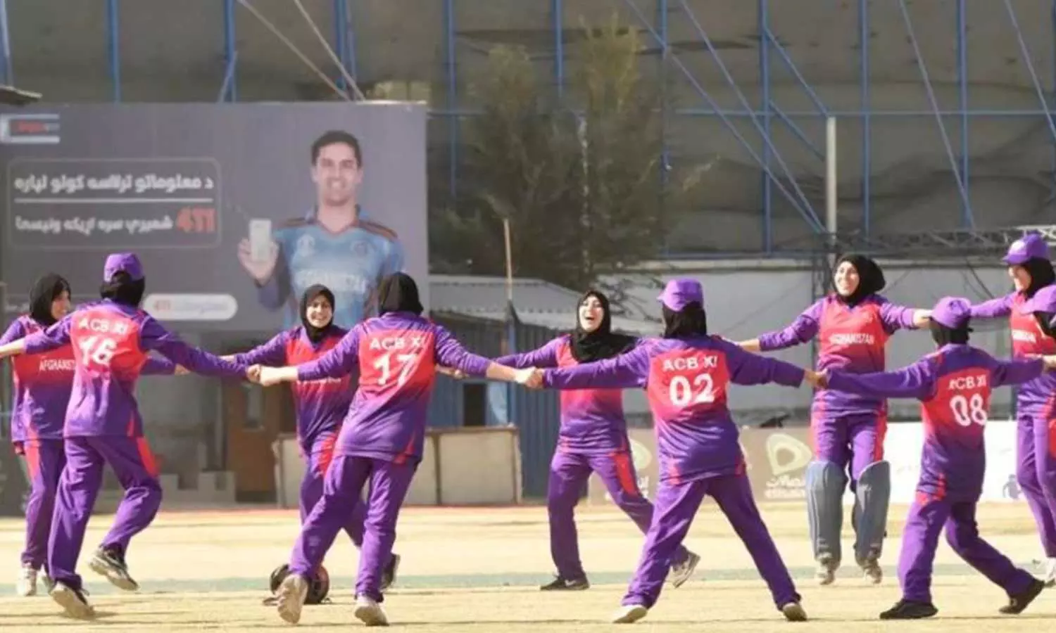 വനിതാ ക്രിക്കറ്റിന് പച്ചക്കൊടി വീശി താലിബാൻ വനിതാ ക്രിക്കറ്റിന് പച്ചക്കൊടി വീശി താലിബാൻ