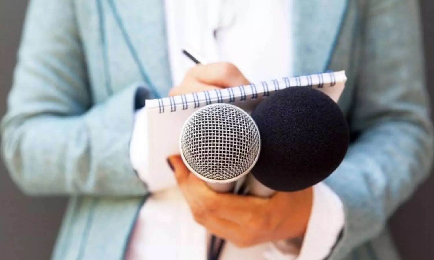 മാധ്യമപ്രവർത്തനം വനിതകൾക്ക് സുരക്ഷിതമല്ലാതാകുമ്പോൾ മാധ്യമപ്രവർത്തനം വനിതകൾക്ക് സുരക്ഷിതമല്ലാതാകുമ്പോൾ